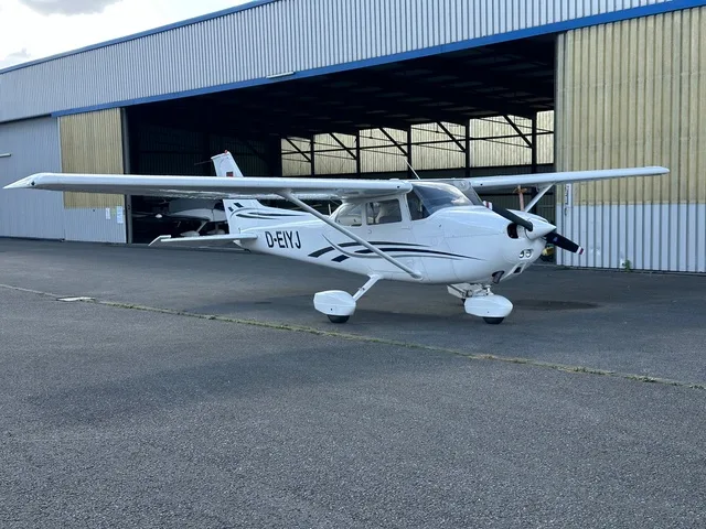 Cessna 172N D-EIYJ aircraft for sale